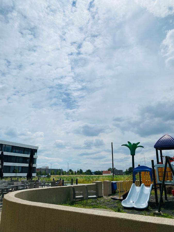 Phoenix Apartments - Monteurwohnung Mit Riesiger Parkflaeche Bielefeld Buitenkant foto